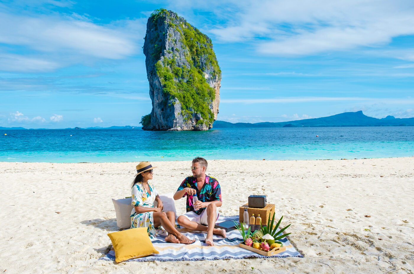 Private Boat Tour, Krabi tour packages, 4 Islands Tour Krabi, Hong Island tour Krabi, Phi Phi Island tour, Krabi private boat tour, Krabi snorkeling tour