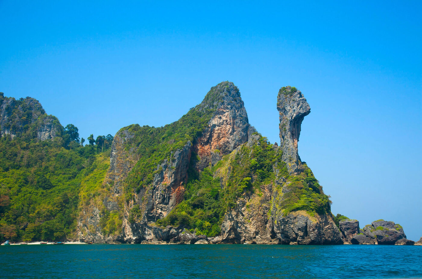 Private Boat Tour, Krabi tour packages, 4 Islands Tour Krabi, Hong Island tour Krabi, Phi Phi Island tour, Krabi private boat tour, Krabi snorkeling tour