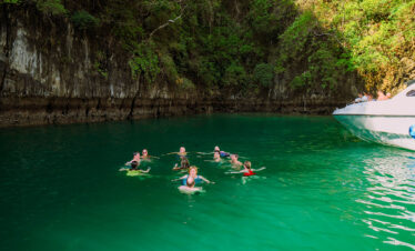 Private Boat Tour, Krabi tour packages, 4 Islands Tour Krabi, Hong Island tour Krabi, Phi Phi Island tour, Krabi private boat tour, Krabi snorkeling tour