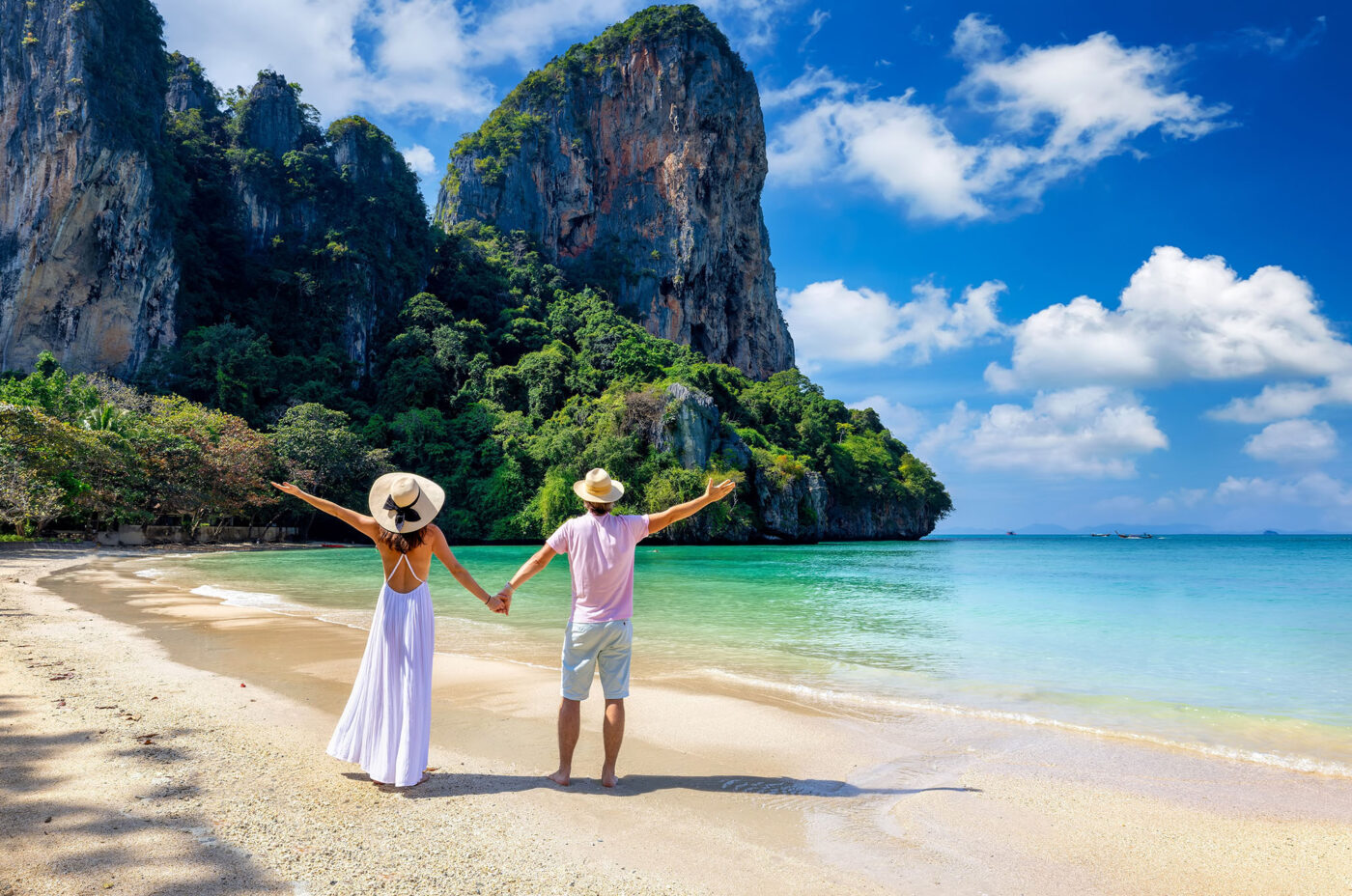 Private Boat Tour, Krabi tour packages, 4 Islands Tour Krabi, Hong Island tour Krabi, Phi Phi Island tour, Krabi private boat tour, Krabi snorkeling tour