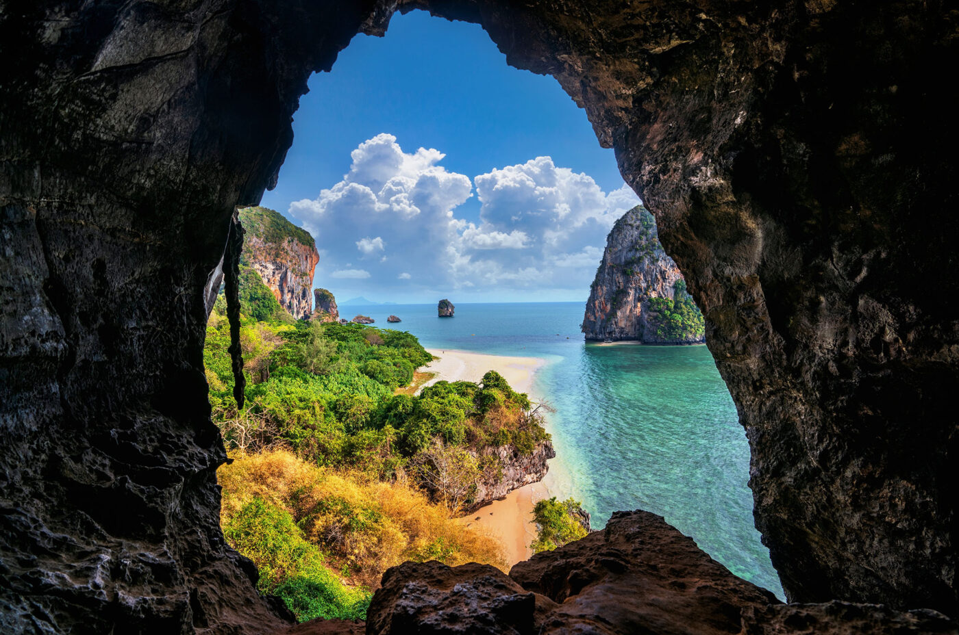 Private Boat Tour, Krabi tour packages, 4 Islands Tour Krabi, Hong Island tour Krabi, Phi Phi Island tour, Krabi private boat tour, Krabi snorkeling tour