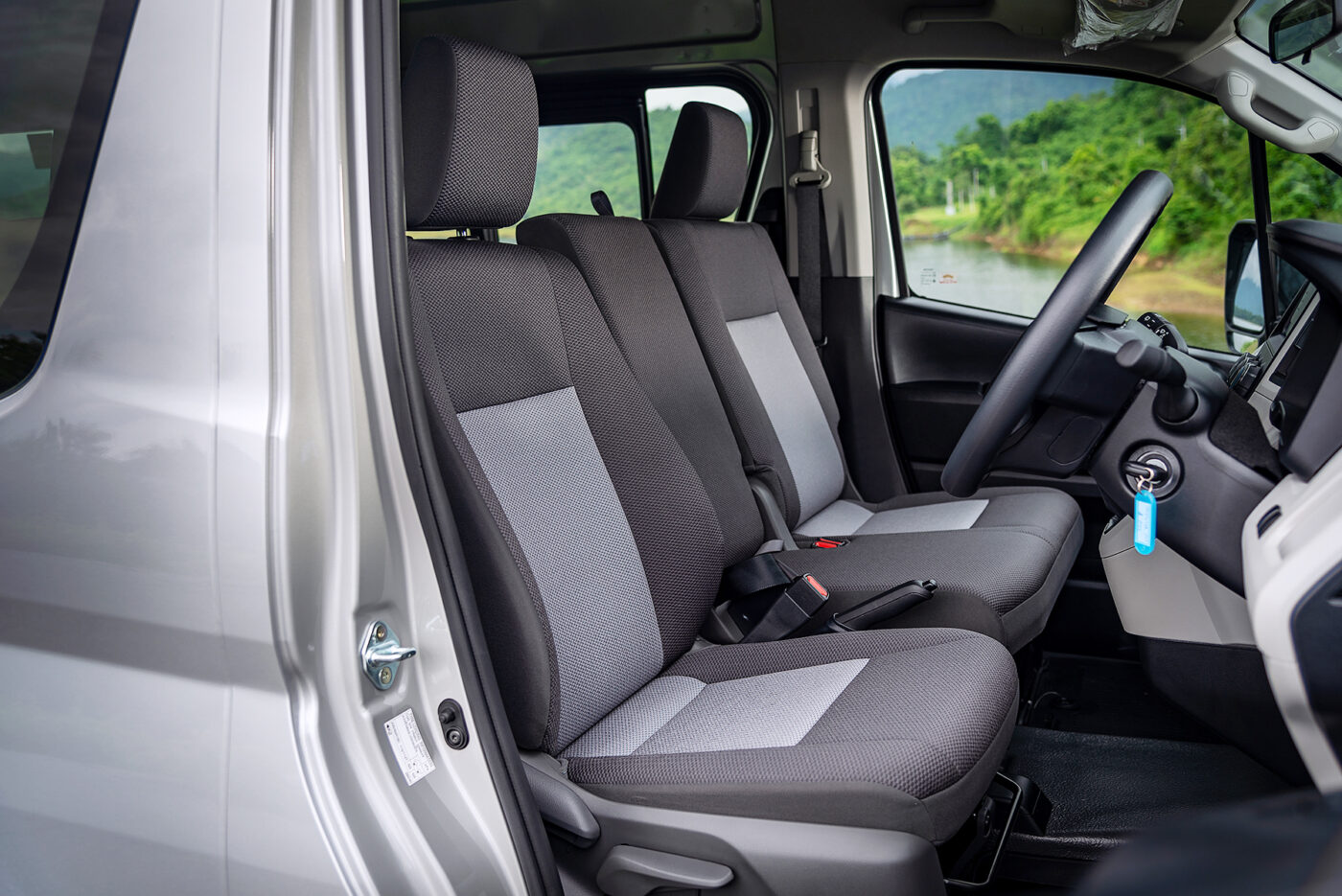 Private Boat Tour, Krabi tour packages, 4 Islands Tour Krabi, Hong Island tour Krabi, Phi Phi Island tour, Krabi private boat tour, Krabi snorkeling tour, Krabi Photography experience, Private car with driver tour