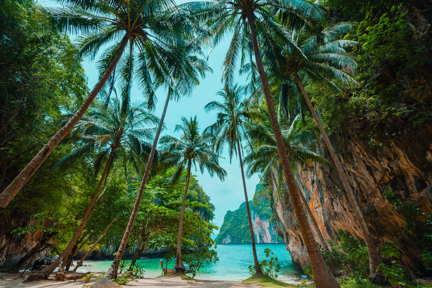 Private Boat Tour, Krabi tour packages, 4 Islands Tour Krabi, Hong Island tour Krabi, Phi Phi Island tour, Krabi private boat tour, Krabi snorkeling tour