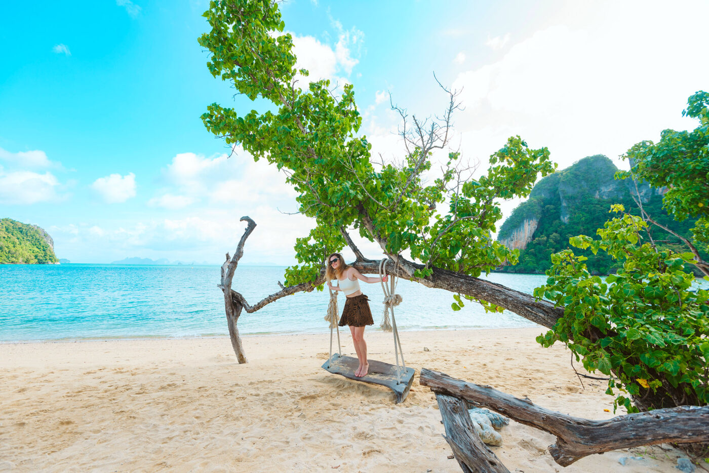 Private Boat Tour, Krabi tour packages, 4 Islands Tour Krabi, Hong Island tour Krabi, Phi Phi Island tour, Krabi private boat tour, Krabi snorkeling tour