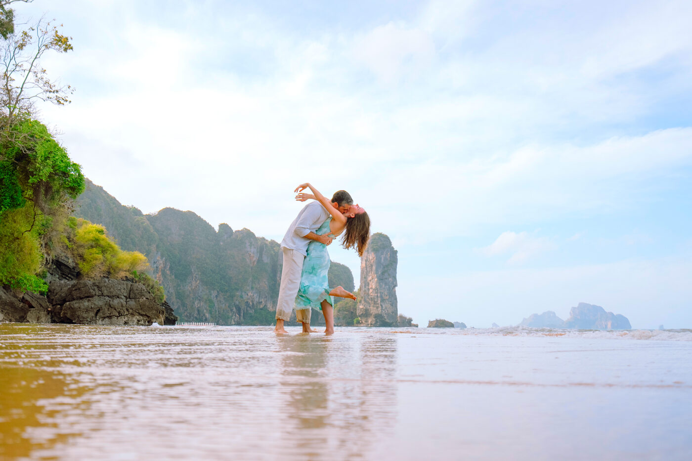 Private Boat Tour, Krabi tour packages, 4 Islands Tour Krabi, Hong Island tour Krabi, Phi Phi Island tour, Krabi private boat tour, Krabi snorkeling tour, Krabi Photography experience