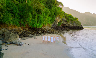 Private Boat Tour, Krabi tour packages, 4 Islands Tour Krabi, Hong Island tour Krabi, Phi Phi Island tour, Krabi private boat tour, Krabi snorkeling tour, Krabi Photography experience