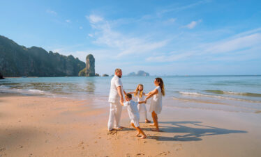 Private Boat Tour, Krabi tour packages, 4 Islands Tour Krabi, Hong Island tour Krabi, Phi Phi Island tour, Krabi private boat tour, Krabi snorkeling tour, Krabi Photography experience