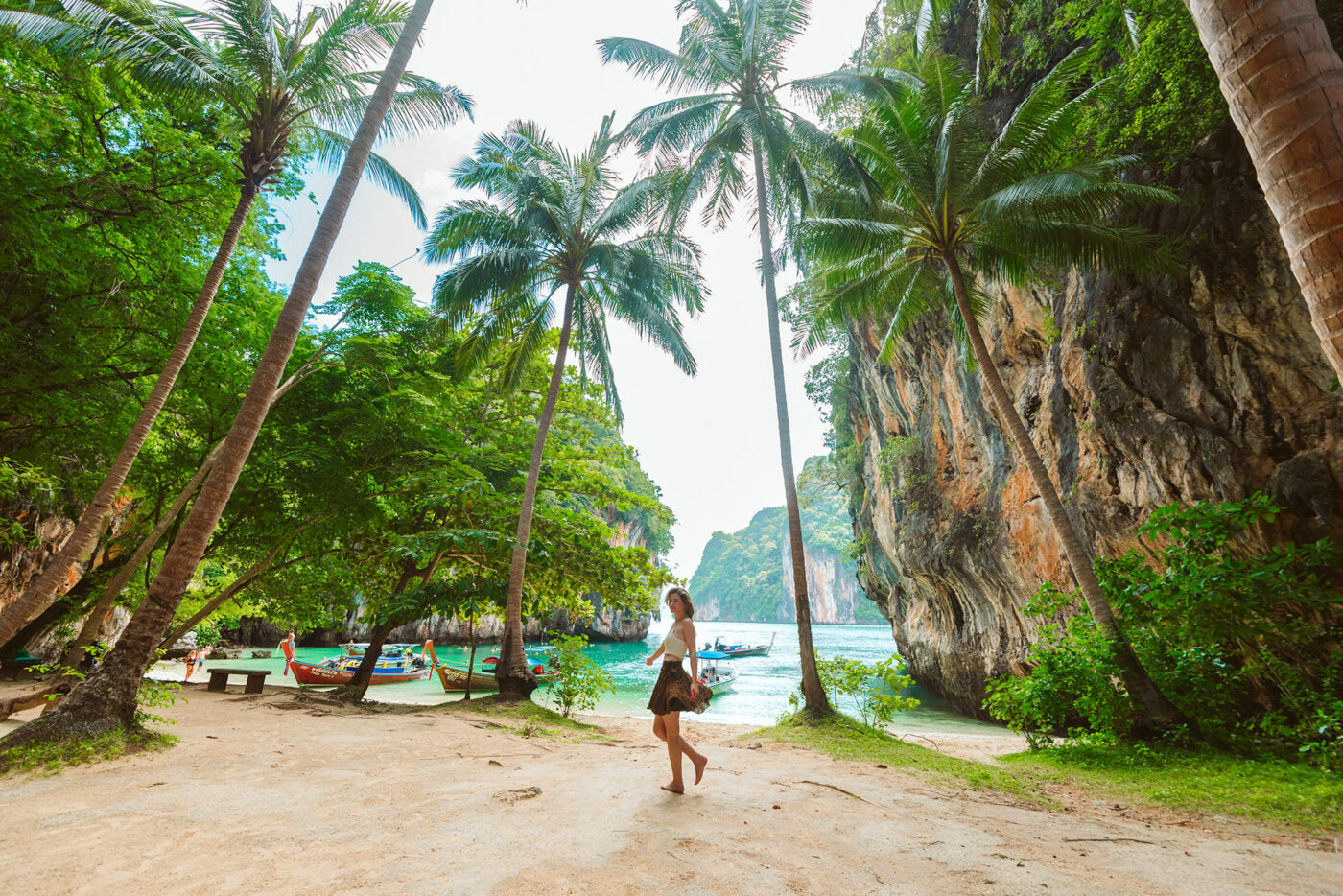 Private Boat Tour, Krabi tour packages, 4 Islands Tour Krabi, Hong Island tour Krabi, Phi Phi Island tour, Krabi private boat tour, Krabi snorkeling tour