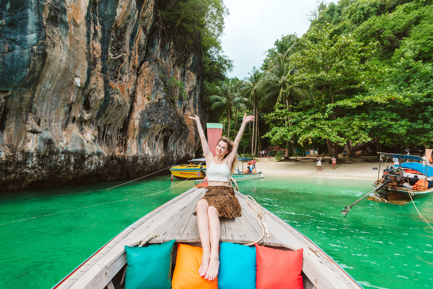 Private Boat Tour, Krabi tour packages, 4 Islands Tour Krabi, Hong Island tour Krabi, Phi Phi Island tour, Krabi private boat tour, Krabi snorkeling tour