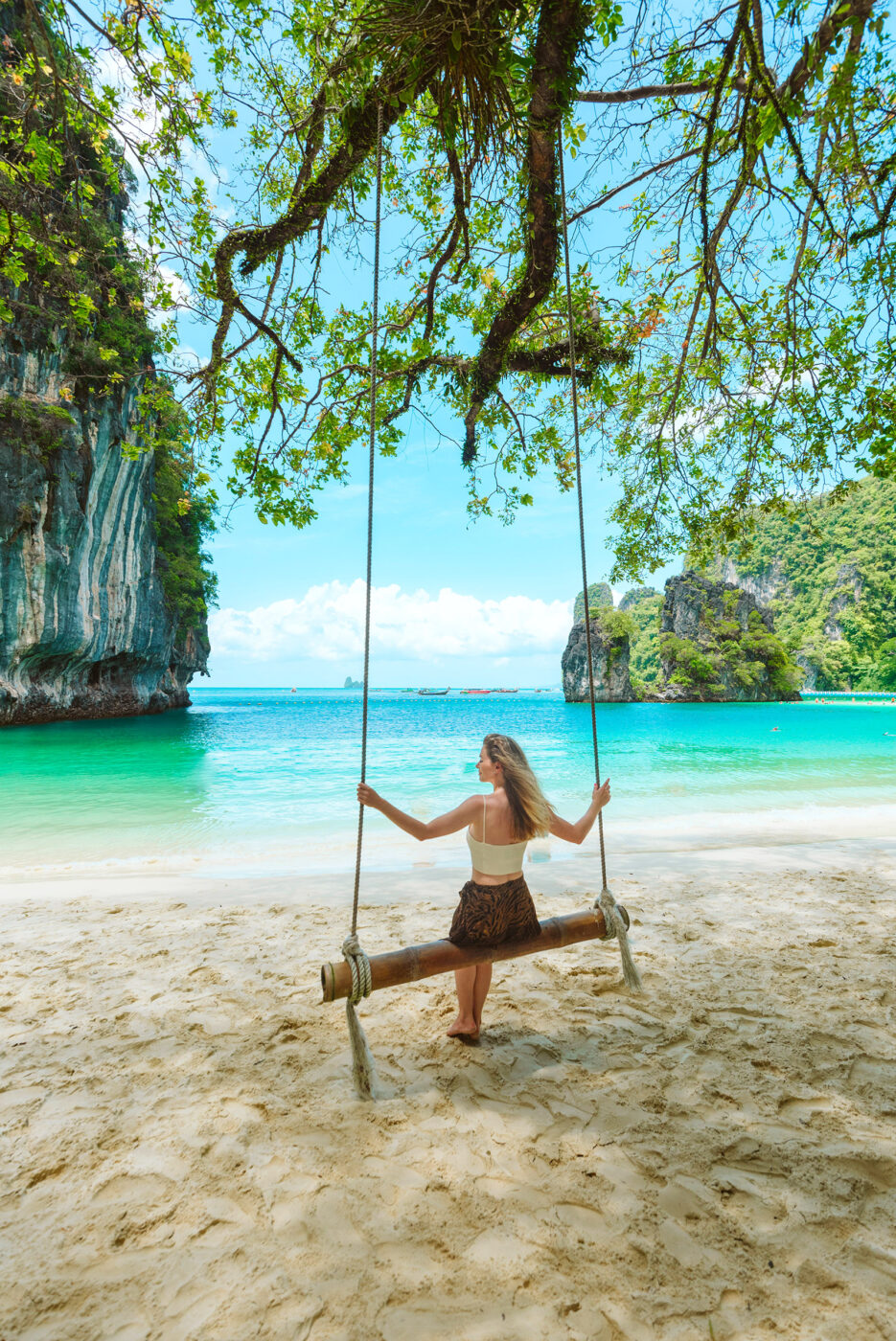 Private Boat Tour, Krabi tour packages, 4 Islands Tour Krabi, Hong Island tour Krabi, Phi Phi Island tour, Krabi private boat tour, Krabi snorkeling tour