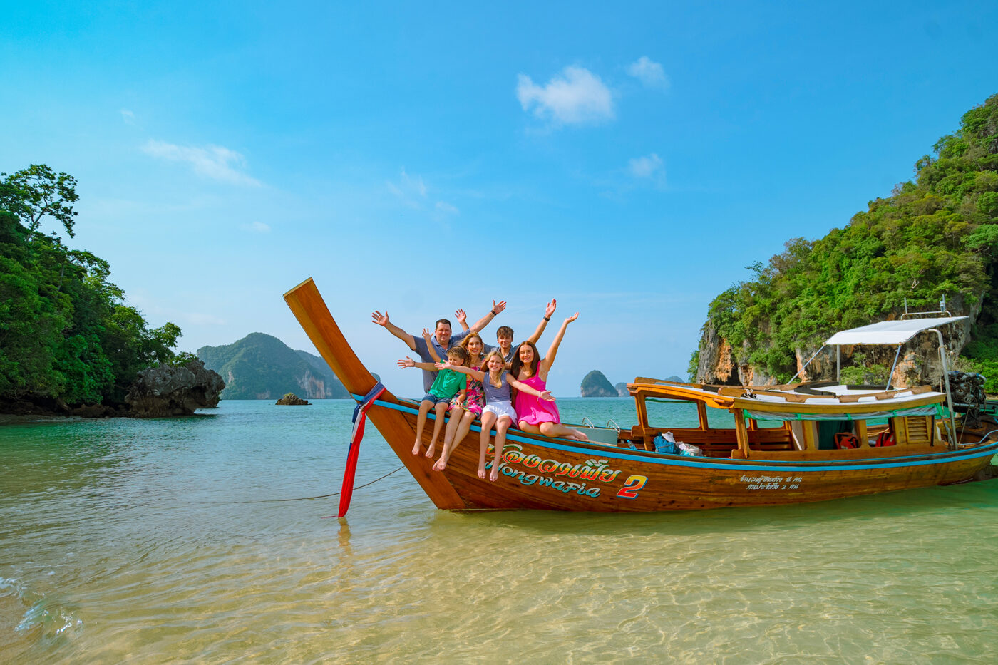 Private Boat Tour, Krabi tour packages, 4 Islands Tour Krabi, Hong Island tour Krabi, Phi Phi Island tour, Krabi private boat tour, Krabi snorkeling tour