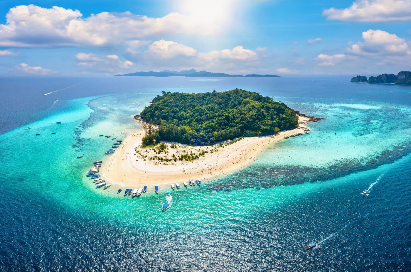 Private Boat Tour, Krabi tour packages, 4 Islands Tour Krabi, Hong Island tour Krabi, Phi Phi Island tour, Krabi private boat tour, Krabi snorkeling tour