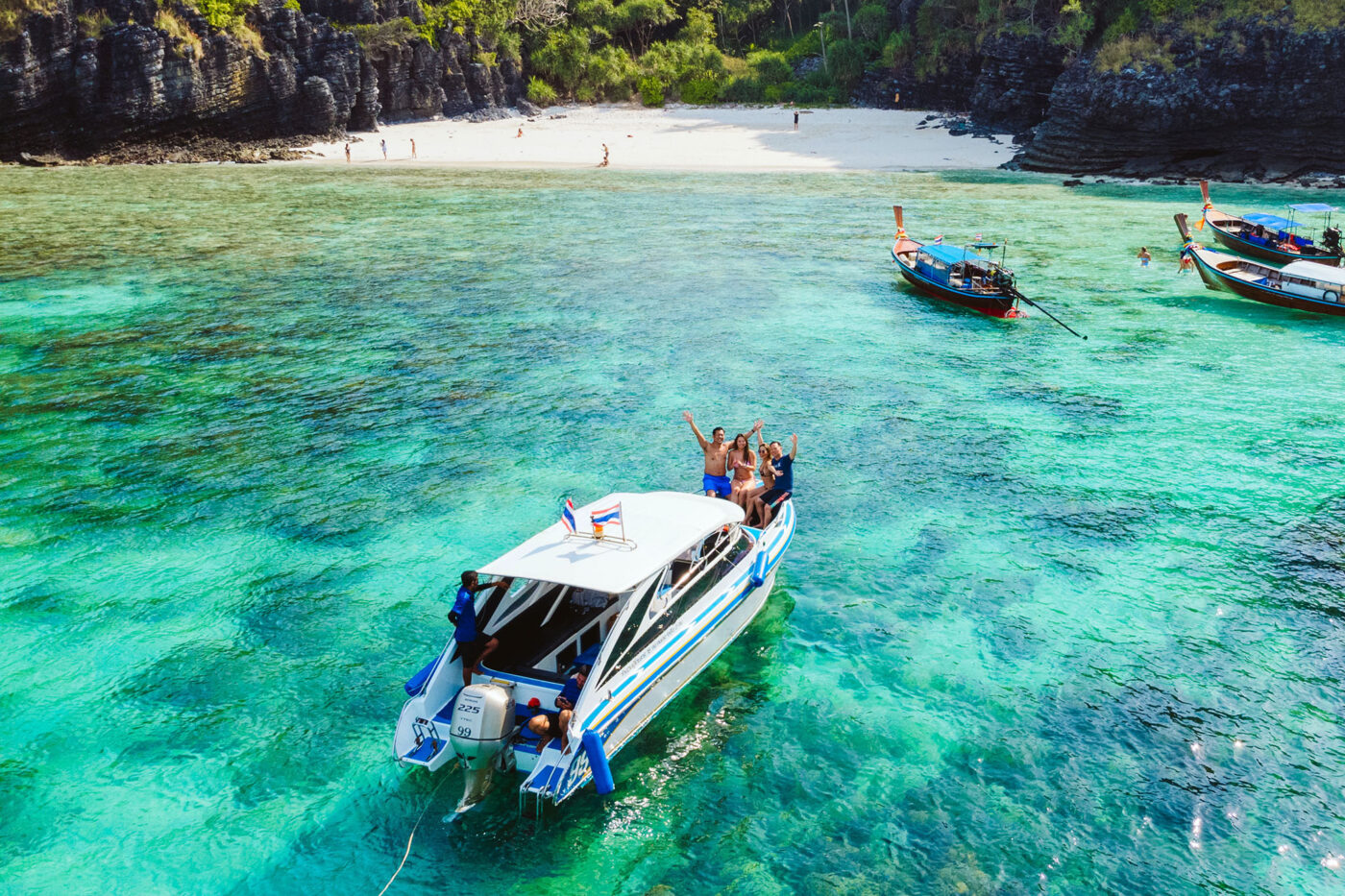 Private Boat Tour, Krabi tour packages, 4 Islands Tour Krabi, Hong Island tour Krabi, Phi Phi Island tour, Krabi private boat tour, Krabi snorkeling tour