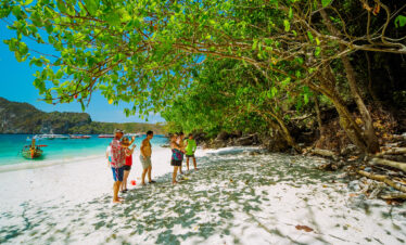 Private Boat Tour, Krabi tour packages, 4 Islands Tour Krabi, Hong Island tour Krabi, Phi Phi Island tour, Krabi private boat tour, Krabi snorkeling tour