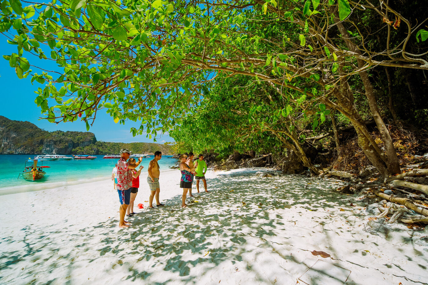 Private Boat Tour, Krabi tour packages, 4 Islands Tour Krabi, Hong Island tour Krabi, Phi Phi Island tour, Krabi private boat tour, Krabi snorkeling tour