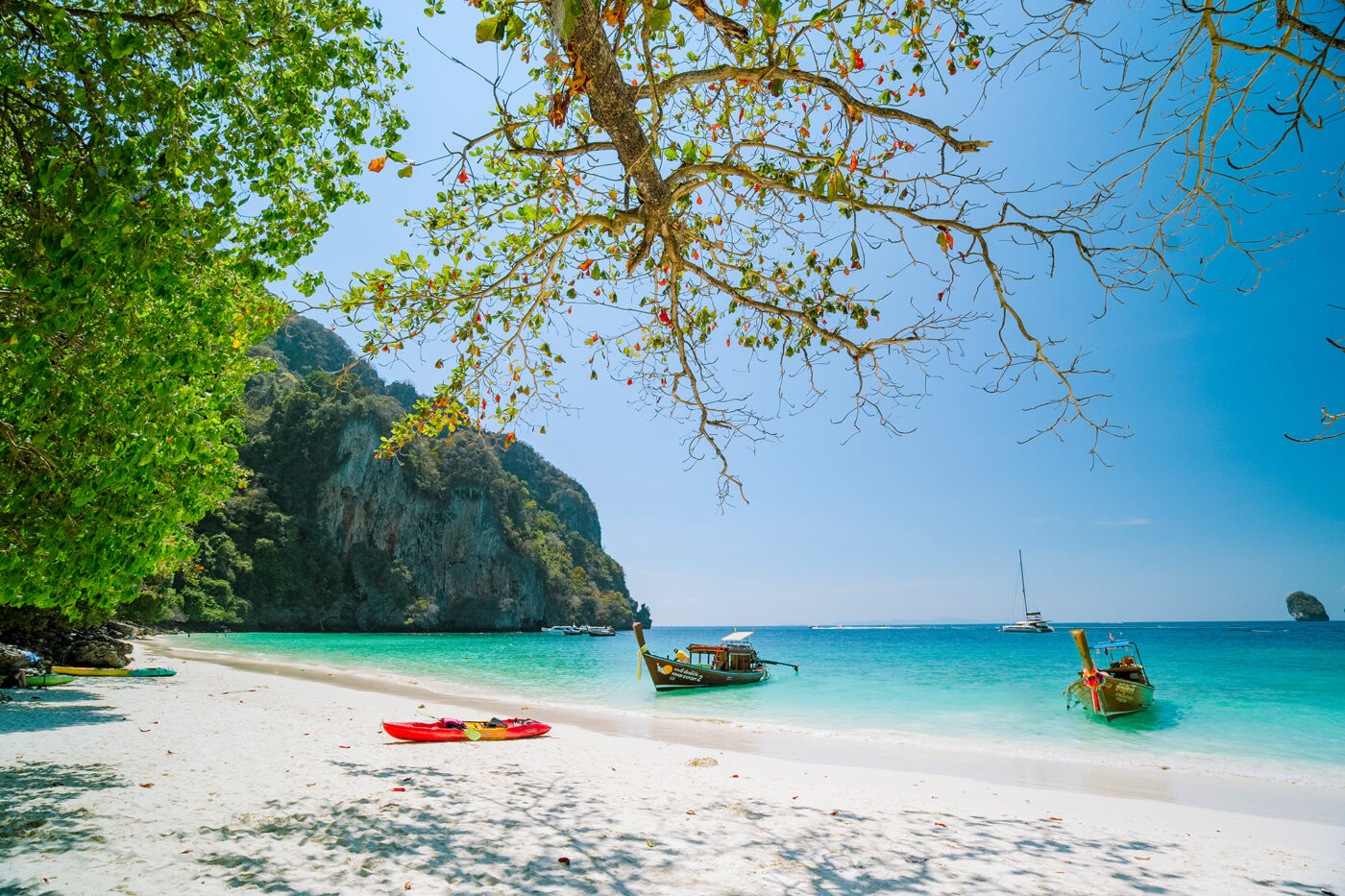 Private Boat Tour, Krabi tour packages, 4 Islands Tour Krabi, Hong Island tour Krabi, Phi Phi Island tour, Krabi private boat tour, Krabi snorkeling tour