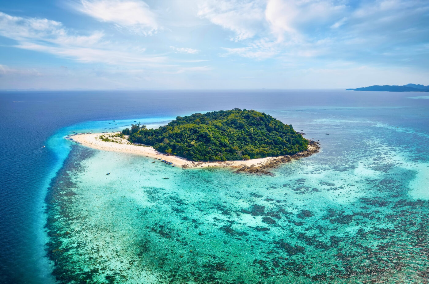 Private Boat Tour, Krabi tour packages, 4 Islands Tour Krabi, Hong Island tour Krabi, Phi Phi Island tour, Krabi private boat tour, Krabi snorkeling tour