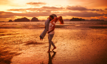 Private Boat Tour, Krabi tour packages, 4 Islands Tour Krabi, Hong Island tour Krabi, Phi Phi Island tour, Krabi private boat tour, Krabi snorkeling tour, Krabi Photography experience, Private car with driver tour